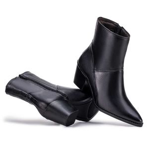 Bota Feminina Fascar Preta Salto Médio Em Couro